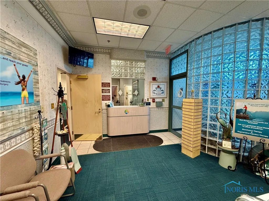 1725 Western Avenue C, Findlay, Ohio 45840, ,Commercial Sale,For Sale,Western,6132658