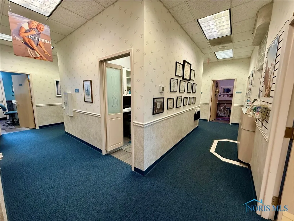 1725 Western Avenue C, Findlay, Ohio 45840, ,Commercial Sale,For Sale,Western,6132658
