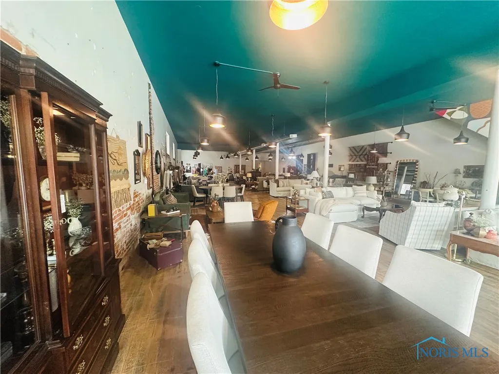 408 Clinton Street, Defiance, Ohio 43512, ,Commercial Sale,For Sale,Clinton,6132694