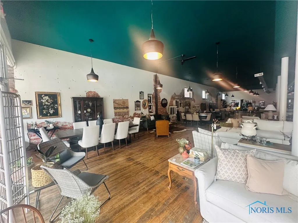 408 Clinton Street, Defiance, Ohio 43512, ,Commercial Sale,For Sale,Clinton,6132694