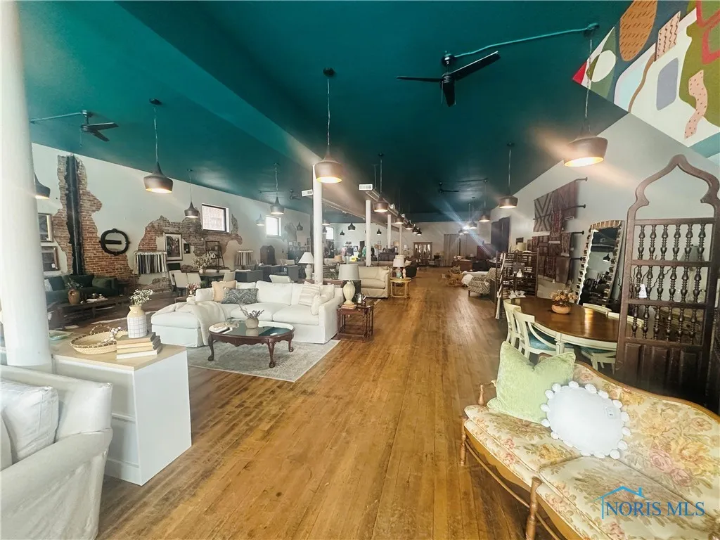 408 Clinton Street, Defiance, Ohio 43512, ,Commercial Sale,For Sale,Clinton,6132694