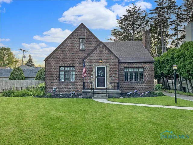 3740 Mapleway Drive, Toledo, Ohio 43614, 3 Bedrooms Bedrooms, 10 Rooms Rooms,3 BathroomsBathrooms,Residential,For Sale,Mapleway,6132699