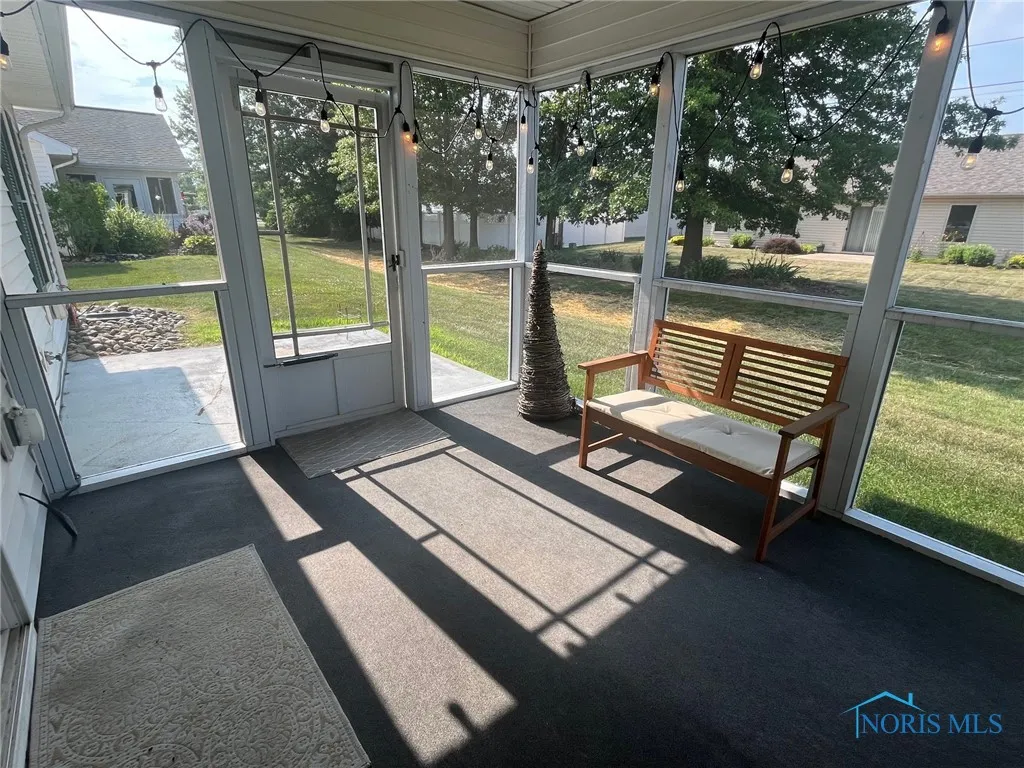 612 Briarheath Drive, Defiance, Ohio 43512, 2 Bedrooms Bedrooms, 5 Rooms Rooms,1 BathroomBathrooms,Residential,For Sale,Briarheath,6132730