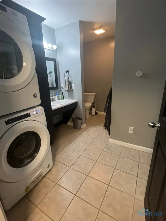 612 Briarheath Drive, Defiance, Ohio 43512, 2 Bedrooms Bedrooms, 5 Rooms Rooms,1 BathroomBathrooms,Residential,For Sale,Briarheath,6132730