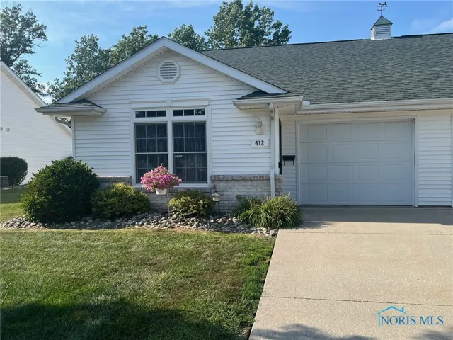 612 Briarheath Drive, Defiance, Ohio 43512, 2 Bedrooms Bedrooms, 5 Rooms Rooms,1 BathroomBathrooms,Residential,For Sale,Briarheath,6132730