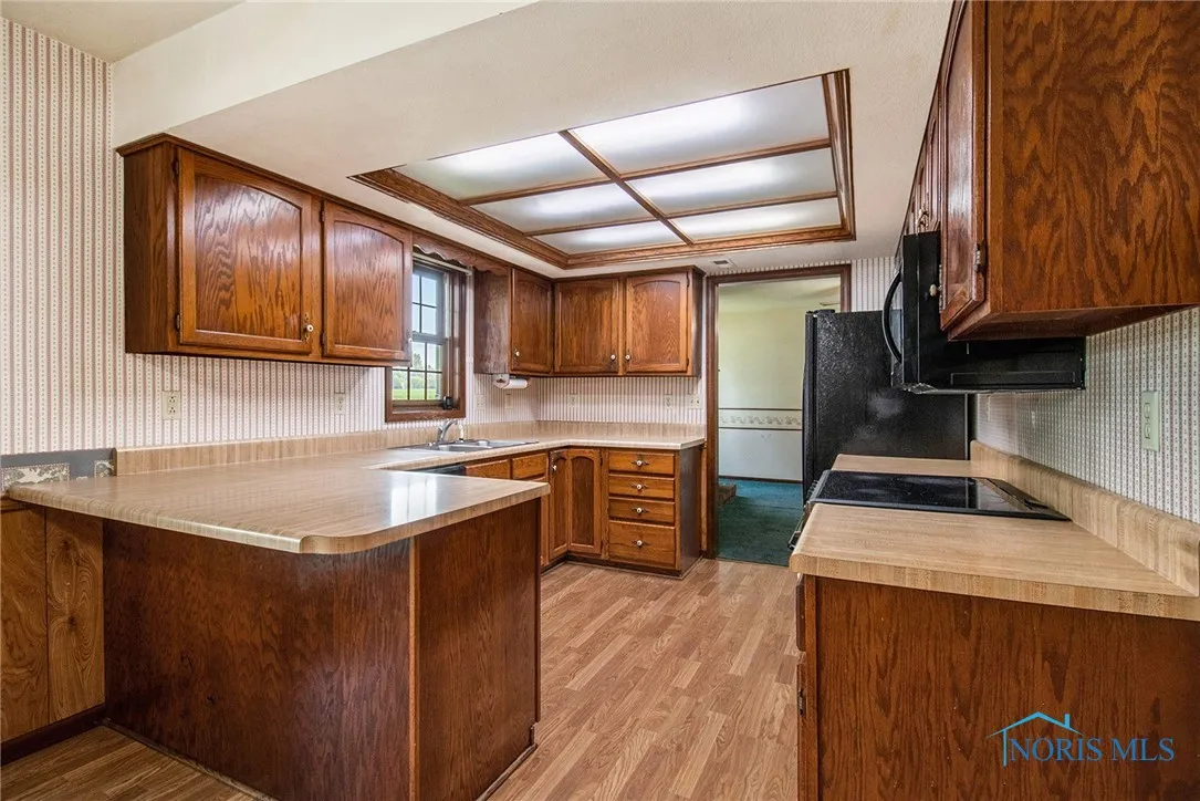 200 Burke Street, Archbold, Ohio 43502, 3 Bedrooms Bedrooms, 7 Rooms Rooms,3 BathroomsBathrooms,Residential,For Sale,Burke,6132716