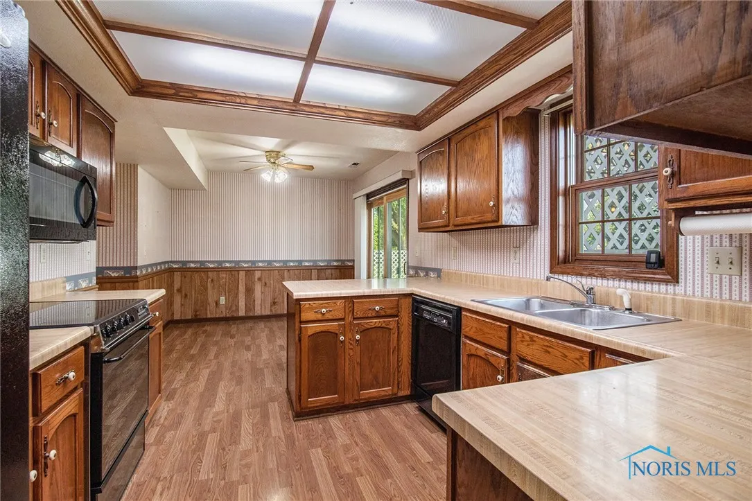 200 Burke Street, Archbold, Ohio 43502, 3 Bedrooms Bedrooms, 7 Rooms Rooms,3 BathroomsBathrooms,Residential,For Sale,Burke,6132716