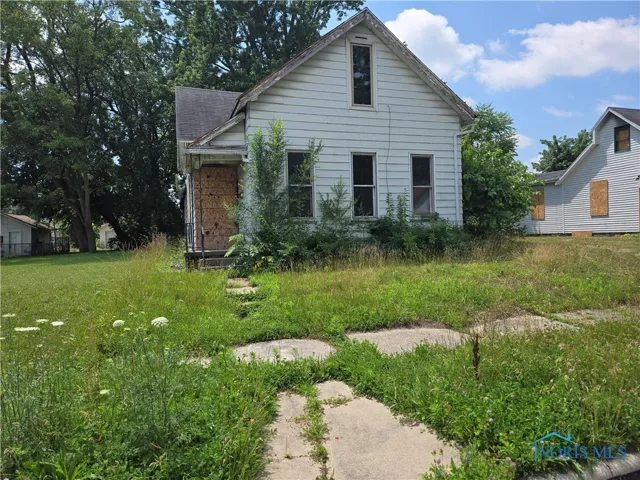 925 Colburn Street, Toledo, Ohio 43609, 2 Bedrooms Bedrooms, 5 Rooms Rooms,1 BathroomBathrooms,Residential,For Sale,Colburn,6132745