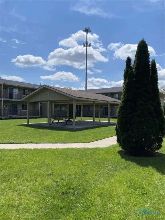 3414 Dorr Street, Toledo, Ohio 43607, 4 Rooms Rooms,2 BathroomsBathrooms,Residential Lease,For Rent,Dorr,6132753