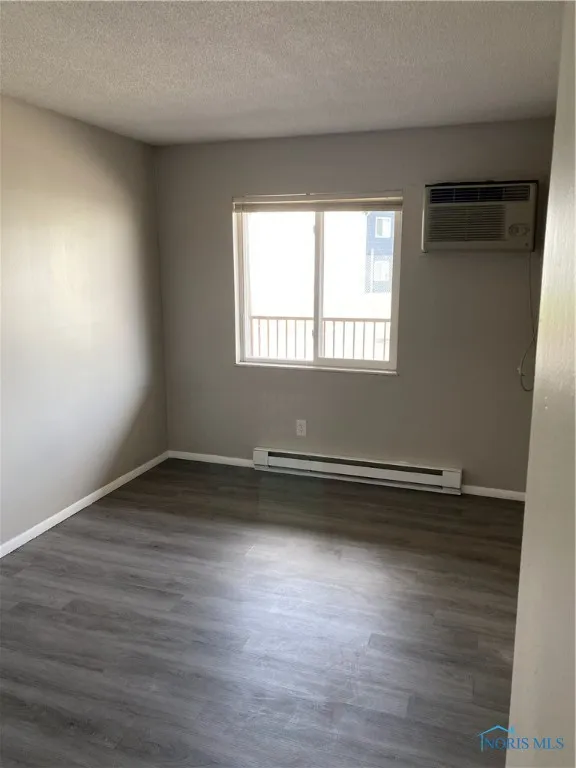 3414 Dorr Street, Toledo, Ohio 43607, 4 Rooms Rooms,2 BathroomsBathrooms,Residential Lease,For Rent,Dorr,6132753