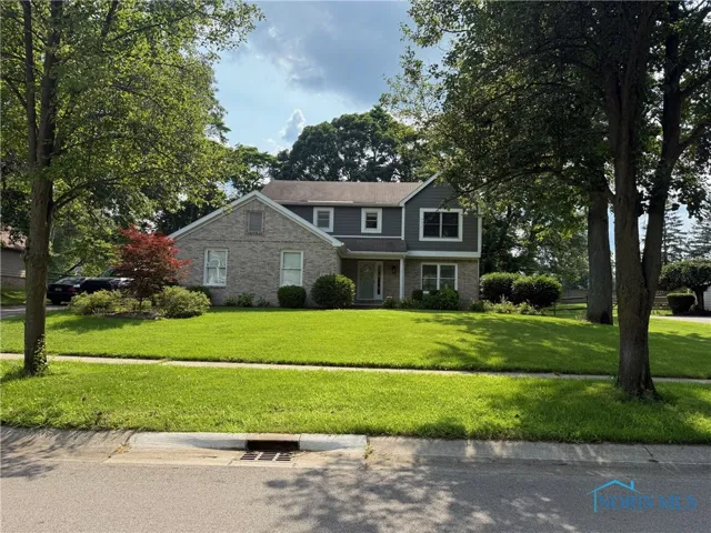 9151 Rolling Hill Road, Holland, Ohio 43528, 4 Bedrooms Bedrooms, 9 Rooms Rooms,3 BathroomsBathrooms,Residential,For Sale,Rolling Hill,6132752