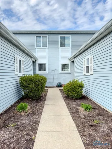 6104 Red Oak Drive 3, Toledo, Ohio 43615, 3 Bedrooms Bedrooms, 5 Rooms Rooms,2 BathroomsBathrooms,Residential Lease,For Rent,Red Oak,6132239