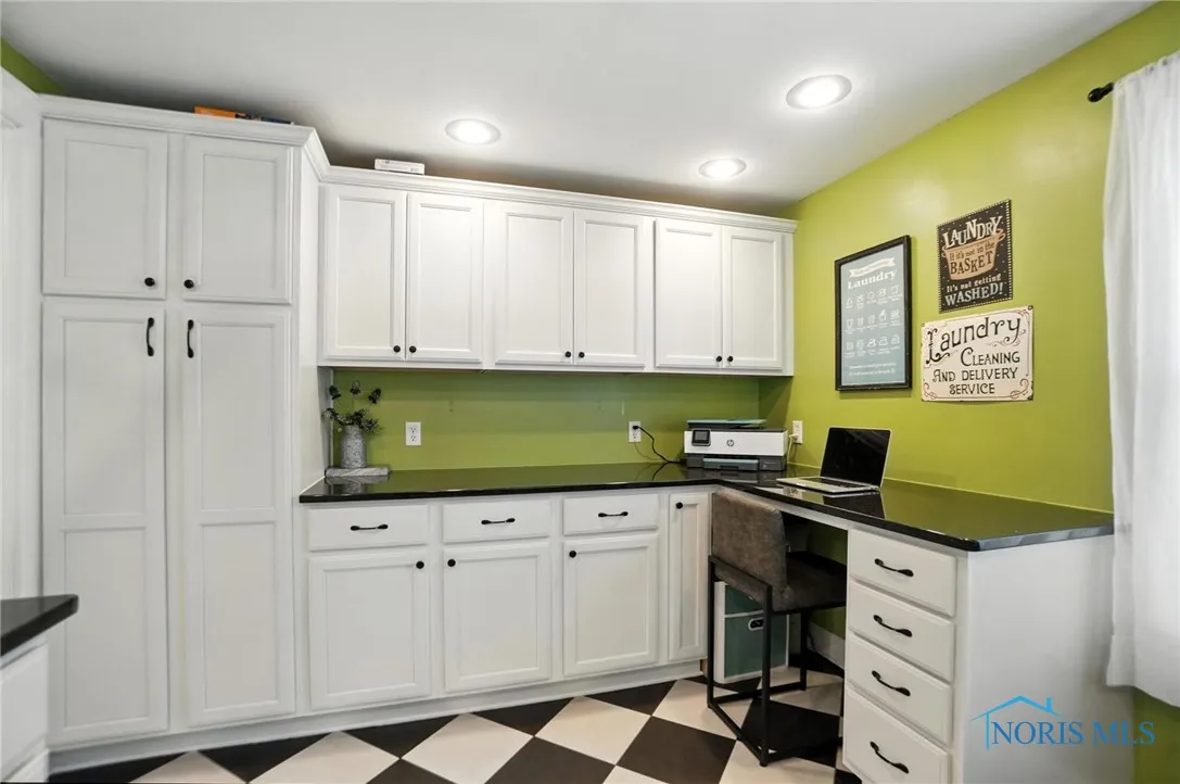 1930 N Main Street, Findlay, Ohio 45840, 5 Bedrooms Bedrooms, 10 Rooms Rooms,4 BathroomsBathrooms,Residential,For Sale,Main,6132709