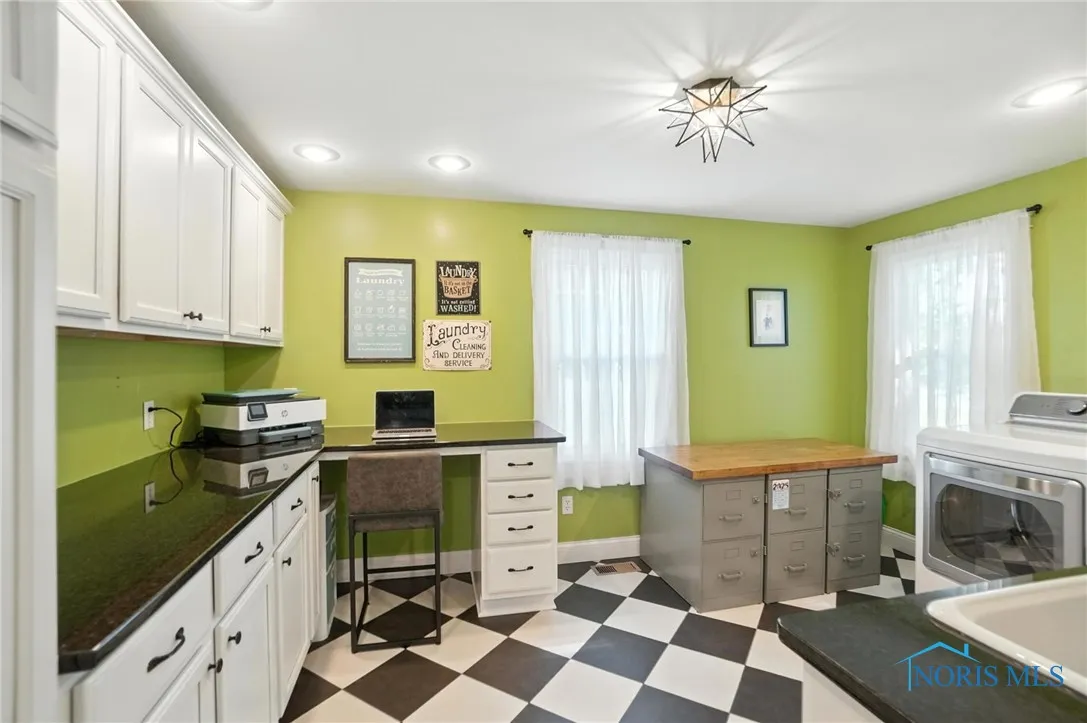 1930 N Main Street, Findlay, Ohio 45840, 5 Bedrooms Bedrooms, 10 Rooms Rooms,4 BathroomsBathrooms,Residential,For Sale,Main,6132709