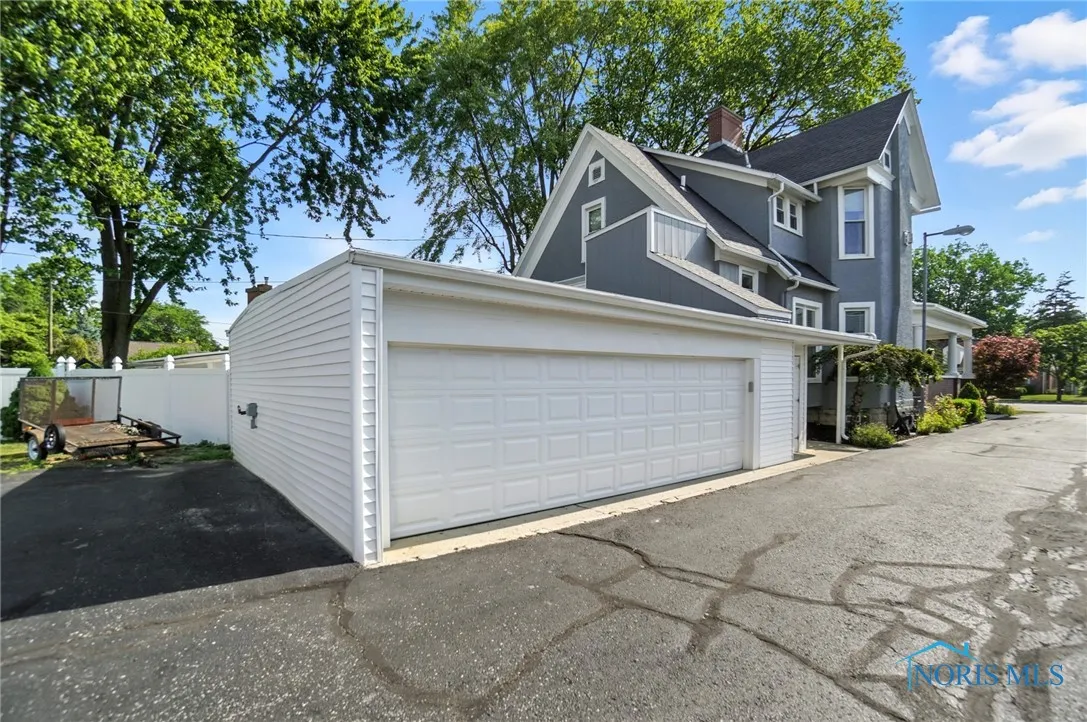 1930 N Main Street, Findlay, Ohio 45840, 5 Bedrooms Bedrooms, 10 Rooms Rooms,4 BathroomsBathrooms,Residential,For Sale,Main,6132709