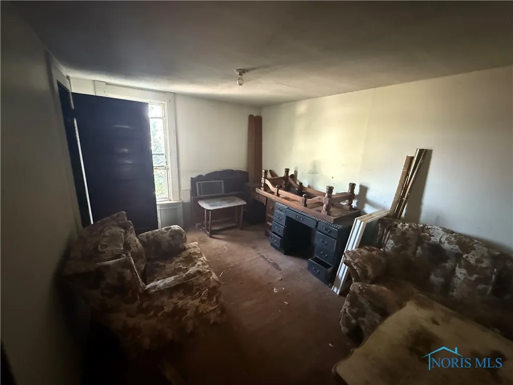 1441 Maumee Street, Holland, Ohio 43528, 4 Bedrooms Bedrooms, 8 Rooms Rooms,1 BathroomBathrooms,Residential,For Sale,Maumee,6132718