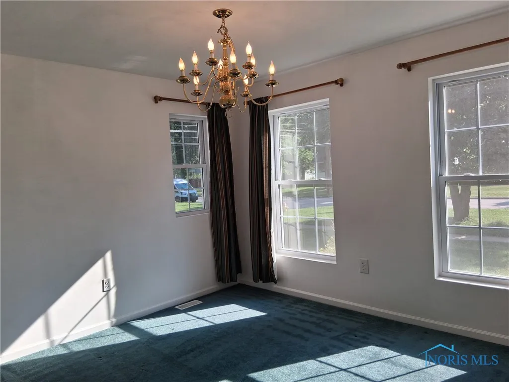 620 Locust Street, Perrysburg, Ohio 43551, 4 Bedrooms Bedrooms, 9 Rooms Rooms,3 BathroomsBathrooms,Residential Lease,For Rent,Locust,6132770