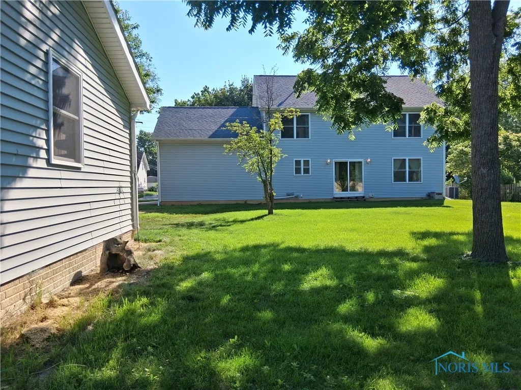 620 Locust Street, Perrysburg, Ohio 43551, 4 Bedrooms Bedrooms, 9 Rooms Rooms,3 BathroomsBathrooms,Residential Lease,For Rent,Locust,6132770