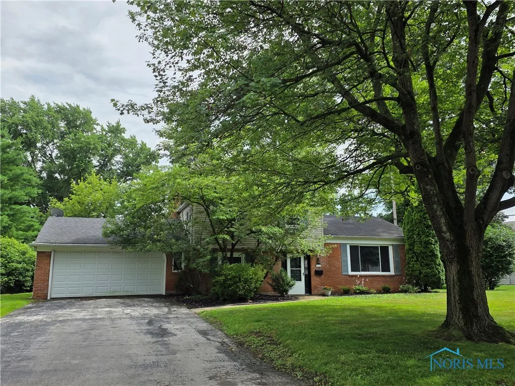 3651 Treelawn Drive, Toledo, Ohio 43614, 3 Bedrooms Bedrooms, 10 Rooms Rooms,2 BathroomsBathrooms,Residential,For Sale,Treelawn,6132697