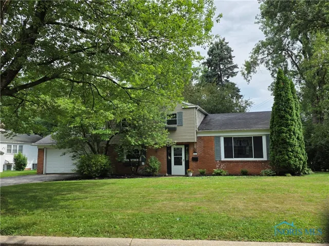3651 Treelawn Drive, Toledo, Ohio 43614, 3 Bedrooms Bedrooms, 10 Rooms Rooms,2 BathroomsBathrooms,Residential,For Sale,Treelawn,6132697