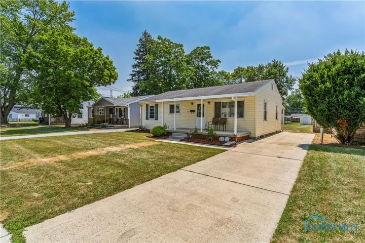 613 Davis Street, Findlay, Ohio 45840, 3 Bedrooms Bedrooms, 6 Rooms Rooms,1 BathroomBathrooms,Residential,For Sale,Davis,6132843