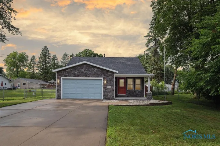 7044 Springfield Drive, Holland, Ohio 43528, 3 Bedrooms Bedrooms, 6 Rooms Rooms,2 BathroomsBathrooms,Residential Lease,For Rent,Springfield,6132877