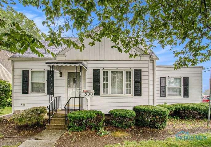 800 Askin Street, Maumee, Ohio 43537, 4 Bedrooms Bedrooms, 7 Rooms Rooms,2 BathroomsBathrooms,Residential,For Sale,Askin,6132625