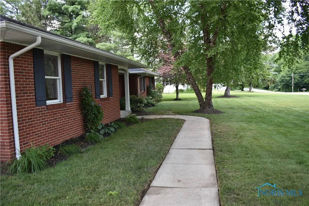 17129 N River Road, Pemberville, Ohio 43450, 3 Bedrooms Bedrooms, 6 Rooms Rooms,2 BathroomsBathrooms,Residential,For Sale,River,6132909