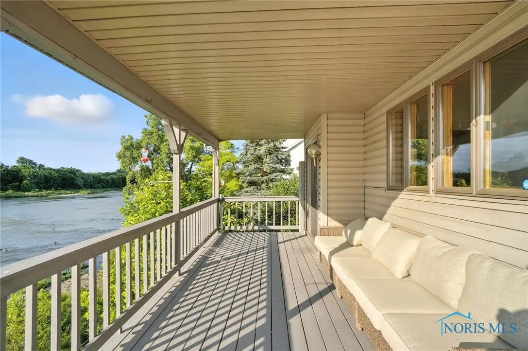 5685 N River Road, Waterville, Ohio 43566, 3 Bedrooms Bedrooms, 8 Rooms Rooms,2 BathroomsBathrooms,Residential,For Sale,River,6132614