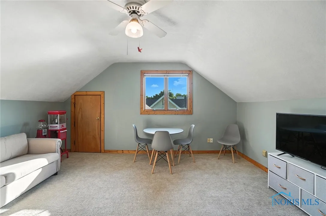 5685 N River Road, Waterville, Ohio 43566, 3 Bedrooms Bedrooms, 8 Rooms Rooms,2 BathroomsBathrooms,Residential,For Sale,River,6132614
