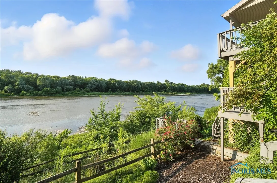 5685 N River Road, Waterville, Ohio 43566, 3 Bedrooms Bedrooms, 8 Rooms Rooms,2 BathroomsBathrooms,Residential,For Sale,River,6132614