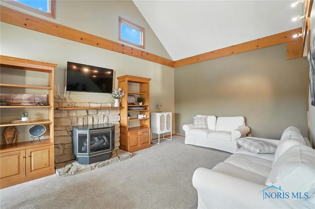 5685 N River Road, Waterville, Ohio 43566, 3 Bedrooms Bedrooms, 8 Rooms Rooms,2 BathroomsBathrooms,Residential,For Sale,River,6132614
