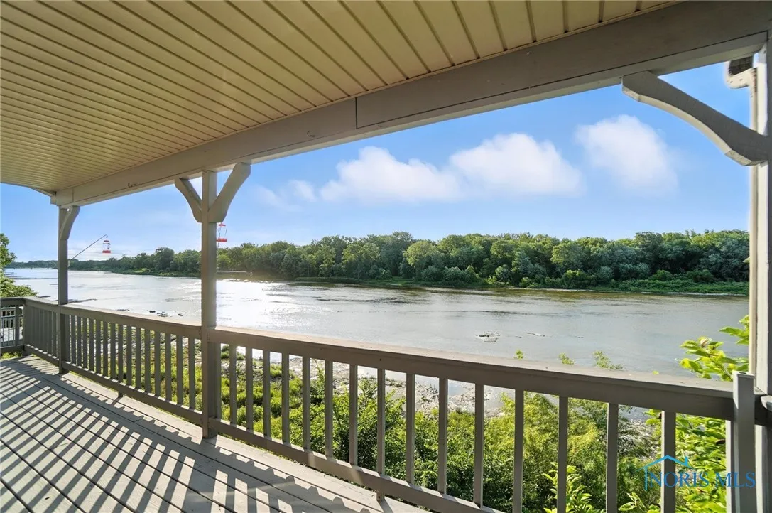 5685 N River Road, Waterville, Ohio 43566, 3 Bedrooms Bedrooms, 8 Rooms Rooms,2 BathroomsBathrooms,Residential,For Sale,River,6132614