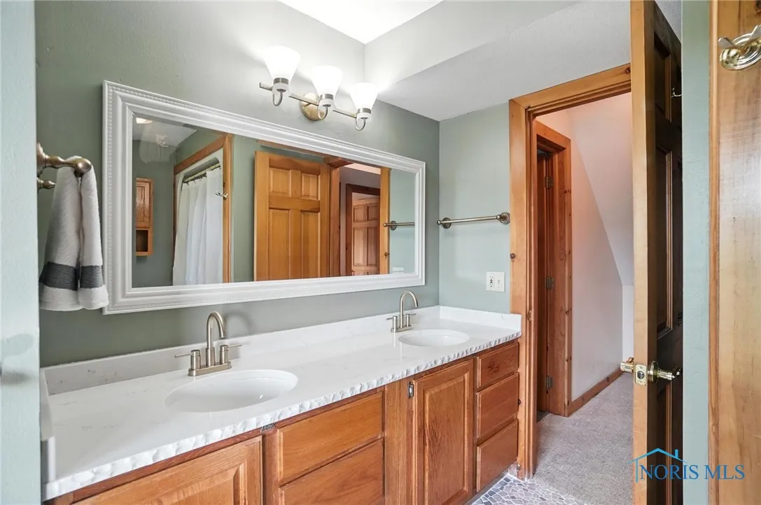 5685 N River Road, Waterville, Ohio 43566, 3 Bedrooms Bedrooms, 8 Rooms Rooms,2 BathroomsBathrooms,Residential,For Sale,River,6132614