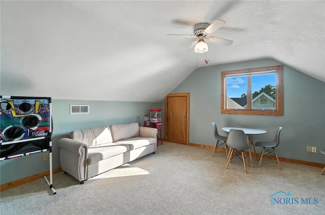 5685 N River Road, Waterville, Ohio 43566, 3 Bedrooms Bedrooms, 8 Rooms Rooms,2 BathroomsBathrooms,Residential,For Sale,River,6132614