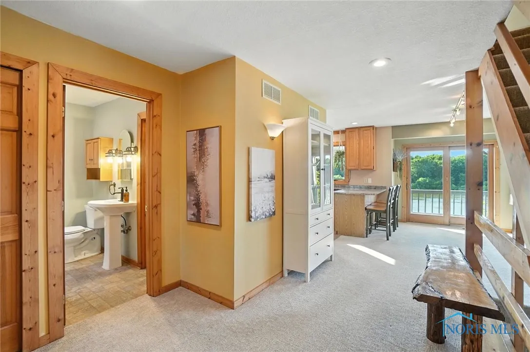 5685 N River Road, Waterville, Ohio 43566, 3 Bedrooms Bedrooms, 8 Rooms Rooms,2 BathroomsBathrooms,Residential,For Sale,River,6132614