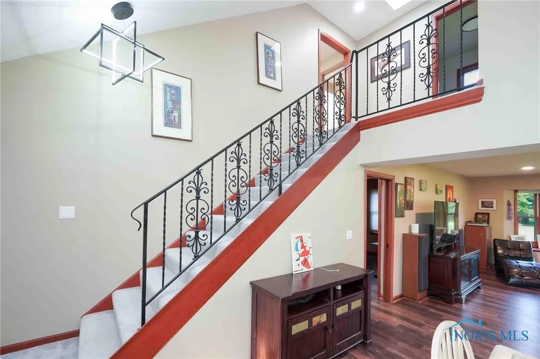 28741 White Road, Perrysburg, Ohio 43551, 5 Bedrooms Bedrooms, 10 Rooms Rooms,3 BathroomsBathrooms,Residential,For Sale,White,6132990