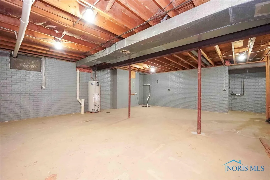 28741 White Road, Perrysburg, Ohio 43551, 5 Bedrooms Bedrooms, 10 Rooms Rooms,3 BathroomsBathrooms,Residential,For Sale,White,6132990