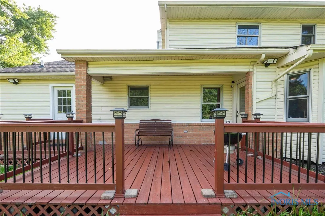 28741 White Road, Perrysburg, Ohio 43551, 5 Bedrooms Bedrooms, 10 Rooms Rooms,3 BathroomsBathrooms,Residential,For Sale,White,6132990