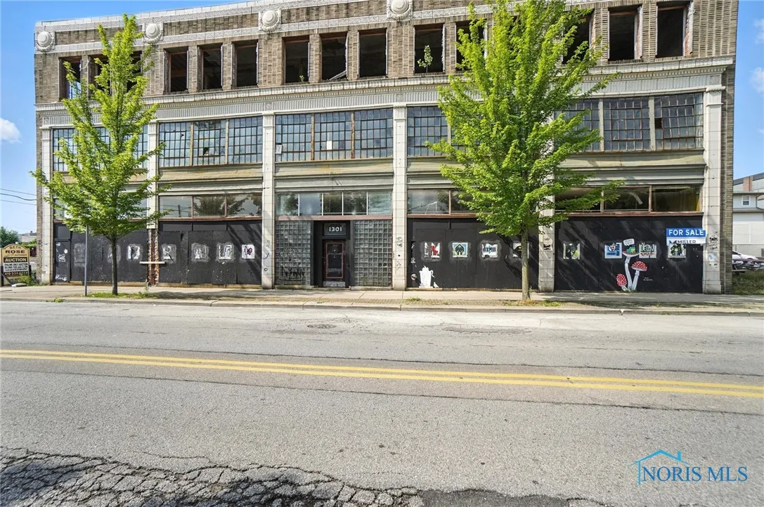 1301 Adams Street, Toledo, Ohio 43604, ,Commercial Sale,For Sale,Adams,6133064