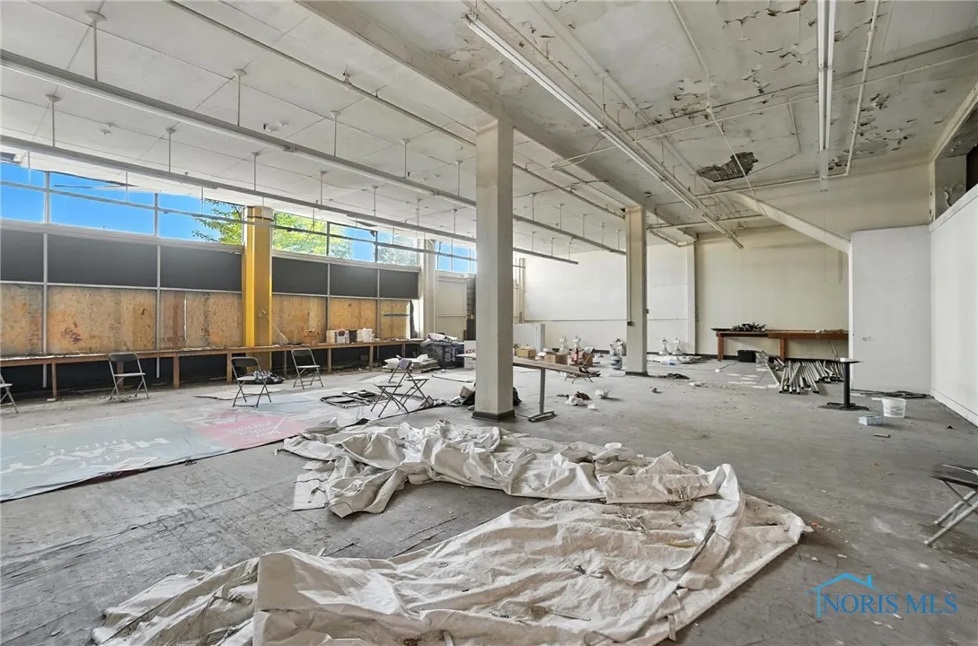 1301 Adams Street, Toledo, Ohio 43604, ,Commercial Sale,For Sale,Adams,6133064