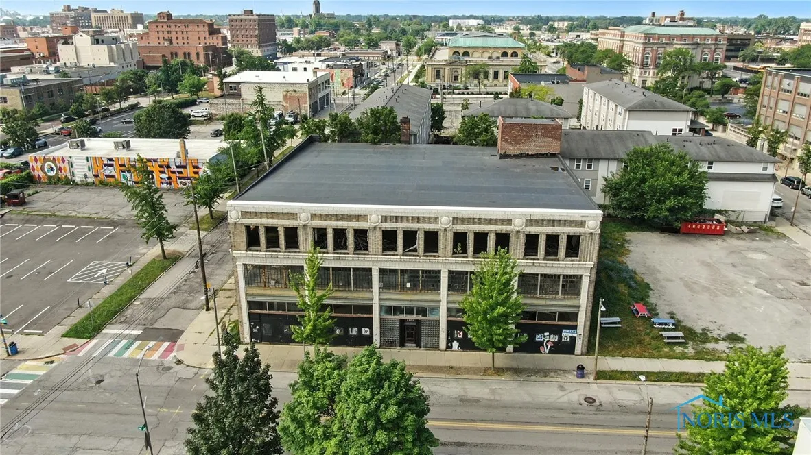 1301 Adams Street, Toledo, Ohio 43604, ,Commercial Sale,For Sale,Adams,6133064