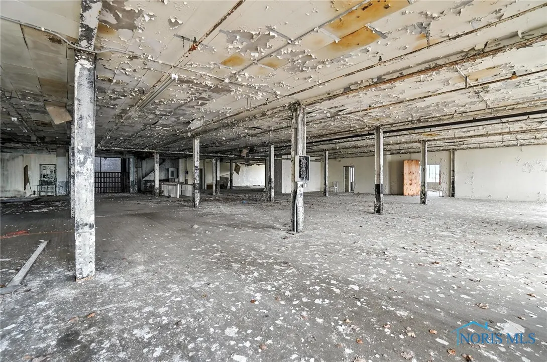 1301 Adams Street, Toledo, Ohio 43604, ,Commercial Sale,For Sale,Adams,6133064