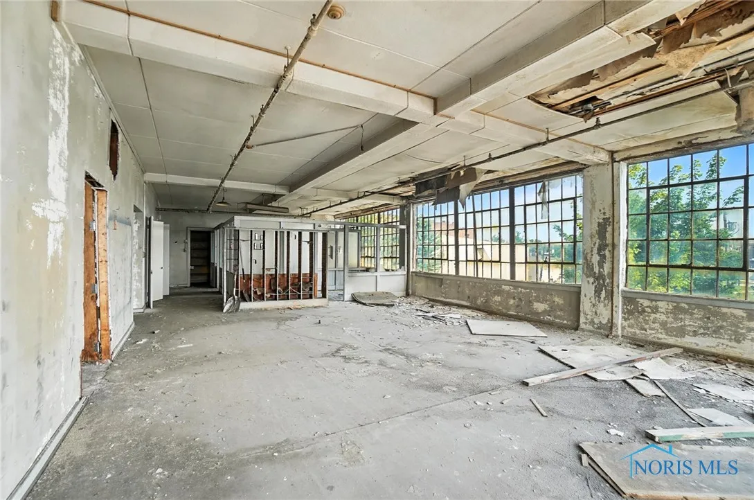 1301 Adams Street, Toledo, Ohio 43604, ,Commercial Sale,For Sale,Adams,6133064