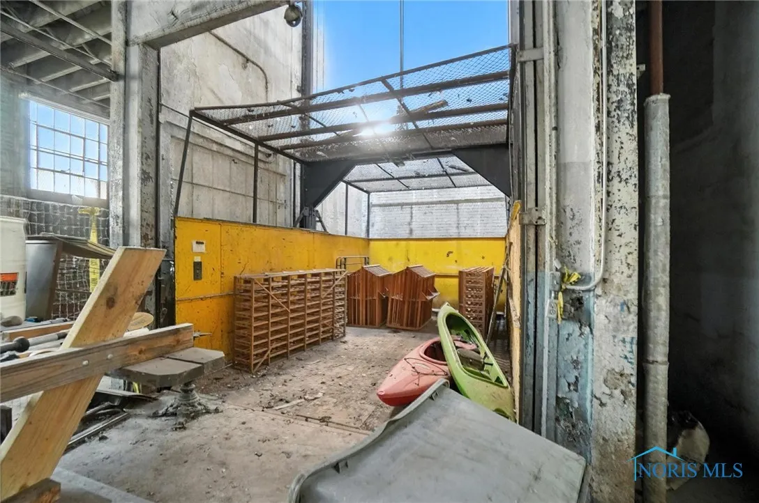 1301 Adams Street, Toledo, Ohio 43604, ,Commercial Sale,For Sale,Adams,6133064