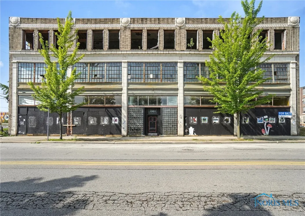 1301 Adams Street, Toledo, Ohio 43604, ,Commercial Sale,For Sale,Adams,6133064