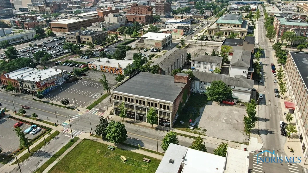 1301 Adams Street, Toledo, Ohio 43604, ,Commercial Sale,For Sale,Adams,6133064