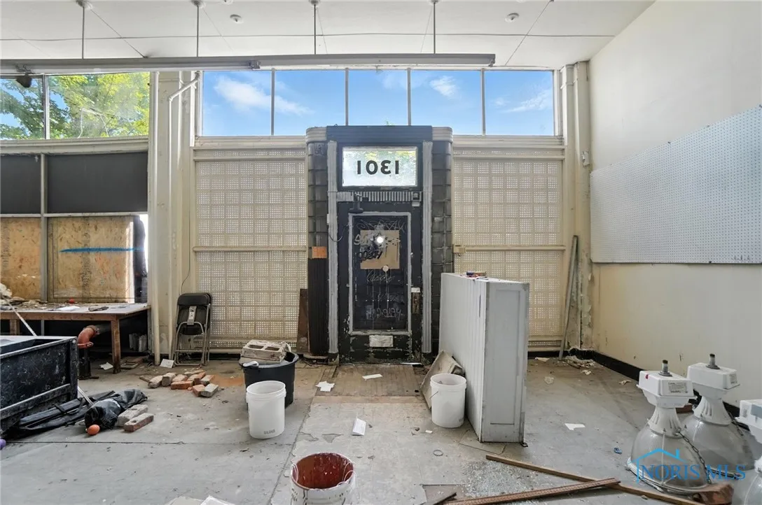 1301 Adams Street, Toledo, Ohio 43604, ,Commercial Sale,For Sale,Adams,6133064