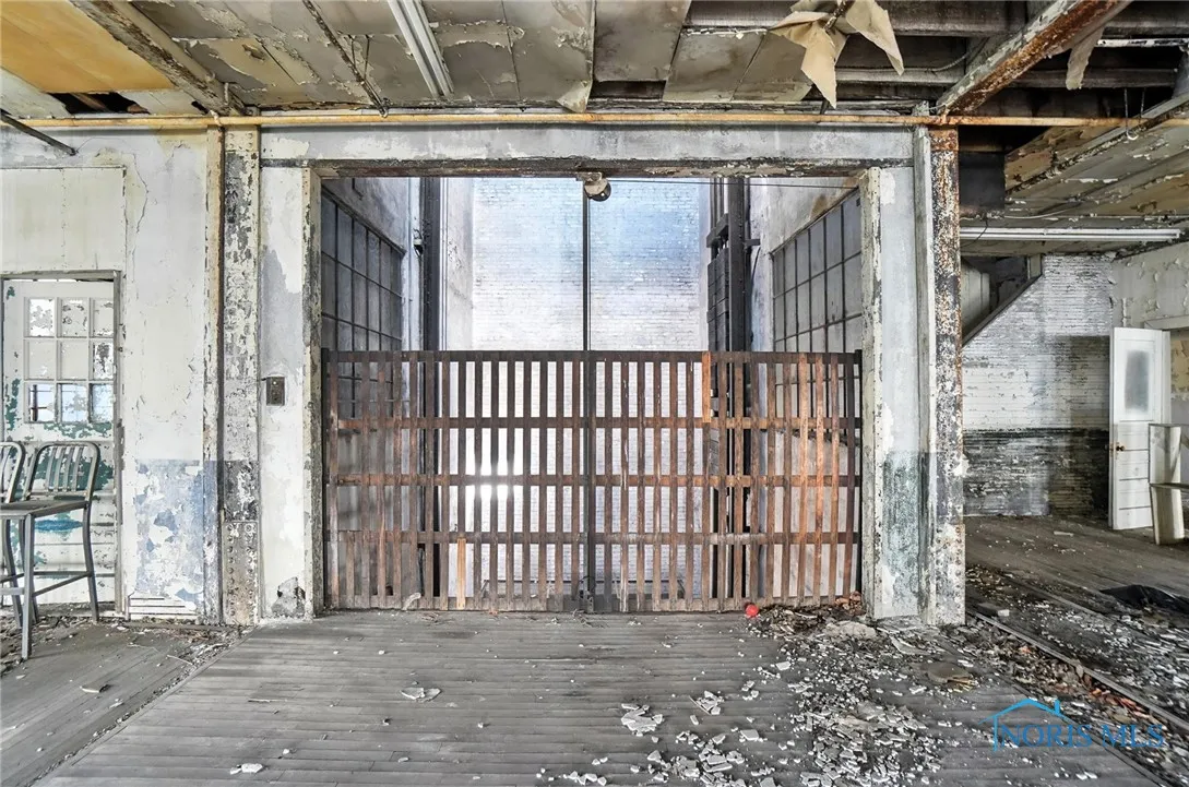 1301 Adams Street, Toledo, Ohio 43604, ,Commercial Sale,For Sale,Adams,6133064