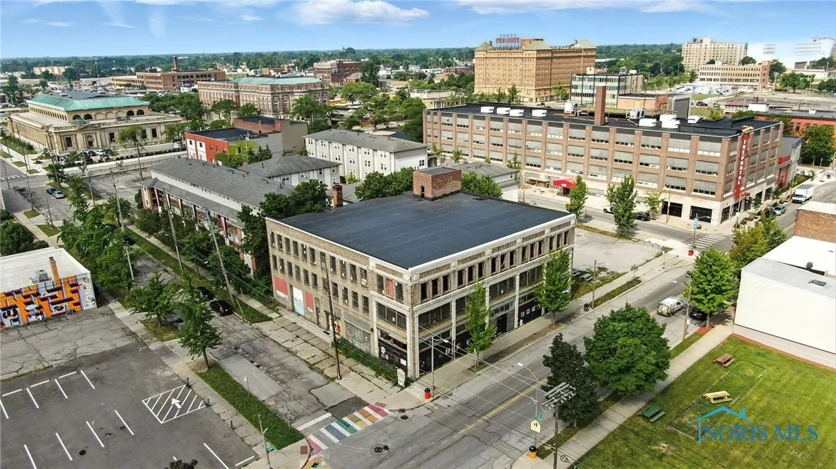 1301 Adams Street, Toledo, Ohio 43604, ,Commercial Sale,For Sale,Adams,6133064
